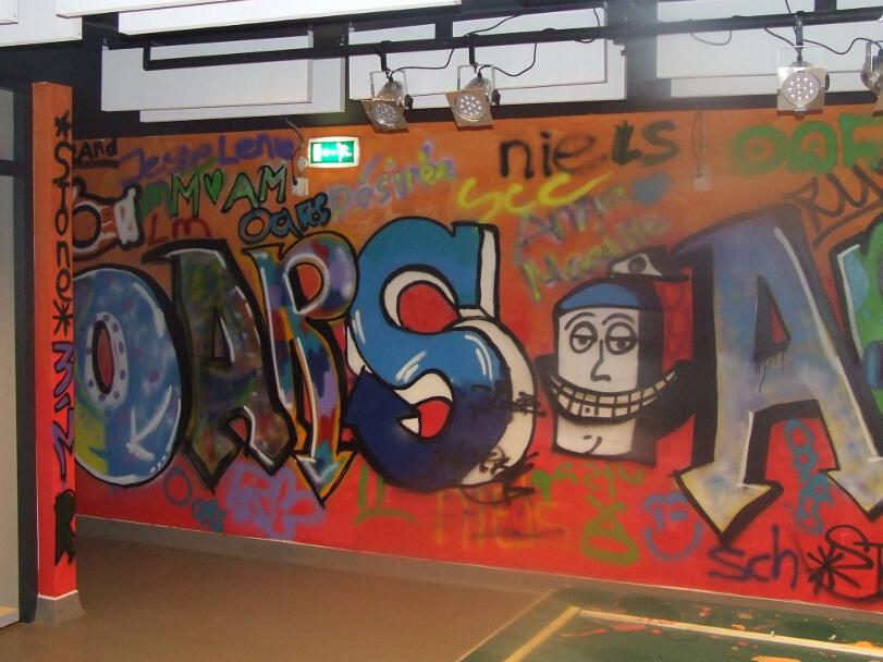 Graffitiwand jeugdclub Oars