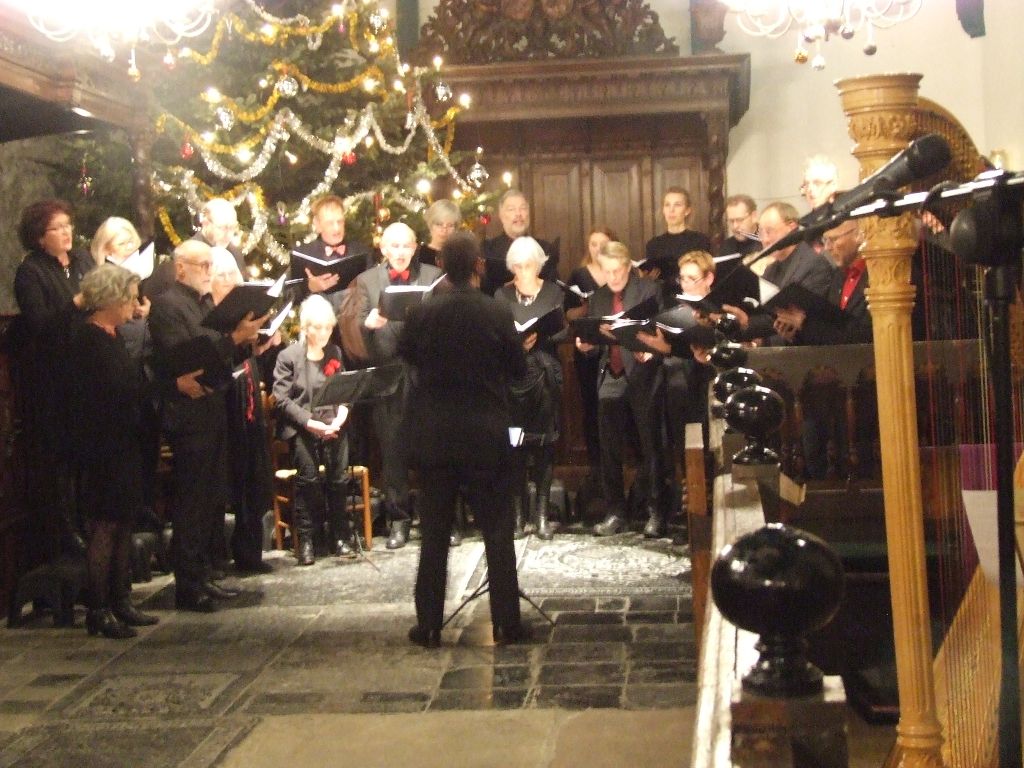 Kerstzangdienst, 24 december in de kerk van Marsum