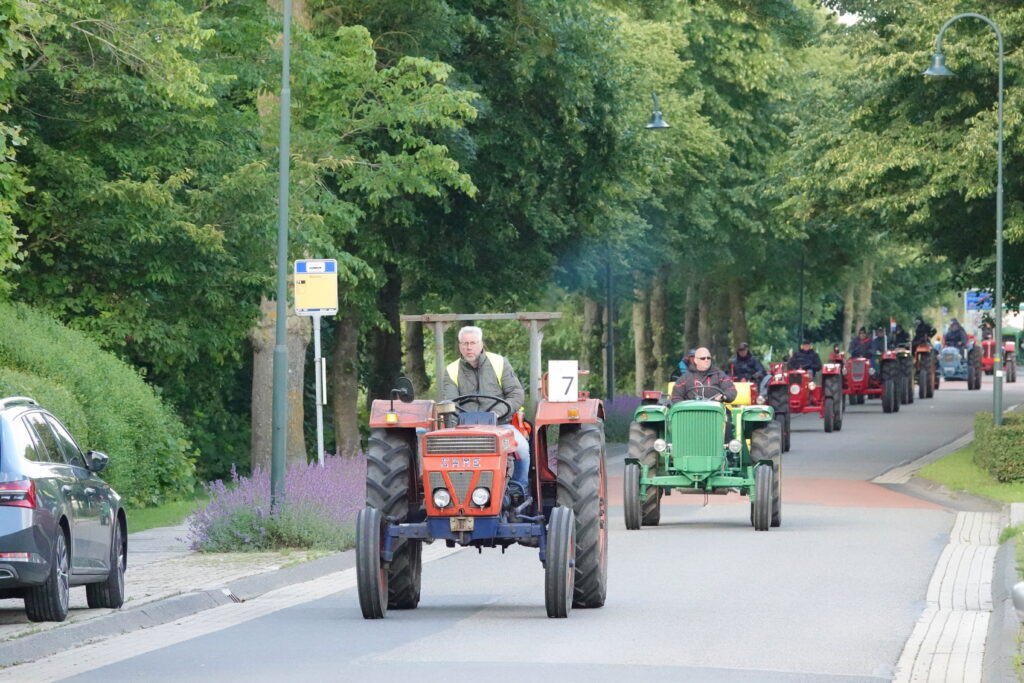 Trekker elfstedentocht door Marsum